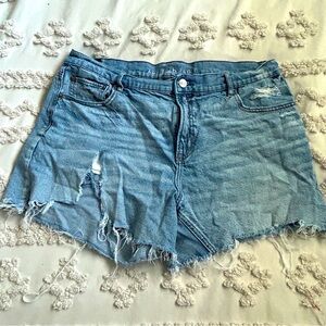 American Eagle super high-rise relaxed shorts size 16 Strigid distressed